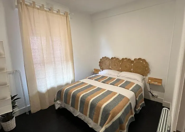 Ht Miribilla Turisticas Con Banos Compartidos Sin Ascensor بلباو