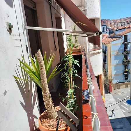 Ht Miribilla Turisticas Con Banos Compartidos Sin Ascensor Δωμάτια σε οικογενειακή κατοικία Μπιλμπάο