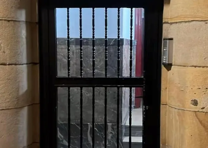 ホームステイ Ht Miribilla Turisticas Con Banos Compartidos Sin Ascensor *