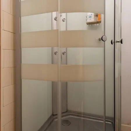 Ht Miribilla Turisticas Con Banos Compartidos Sin Ascensor * Більбао